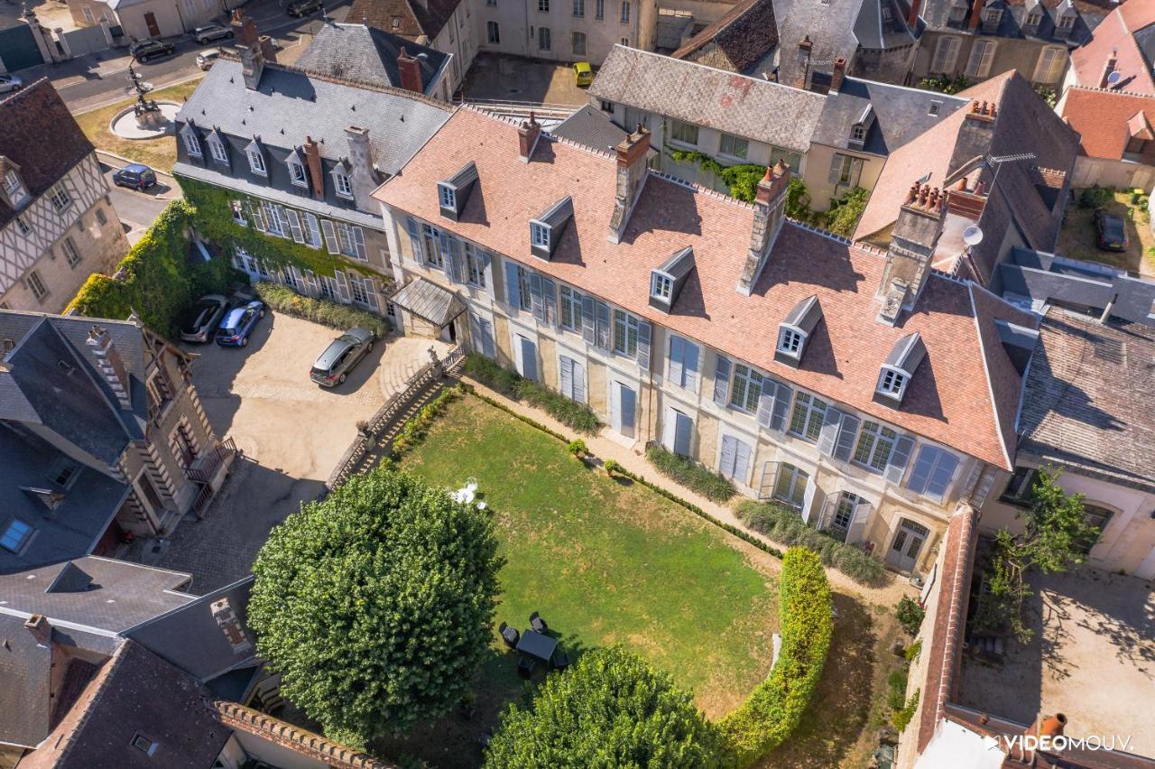 L'hotel De Panette, Un Exceptionnel Chateau En Coeur De Bourges