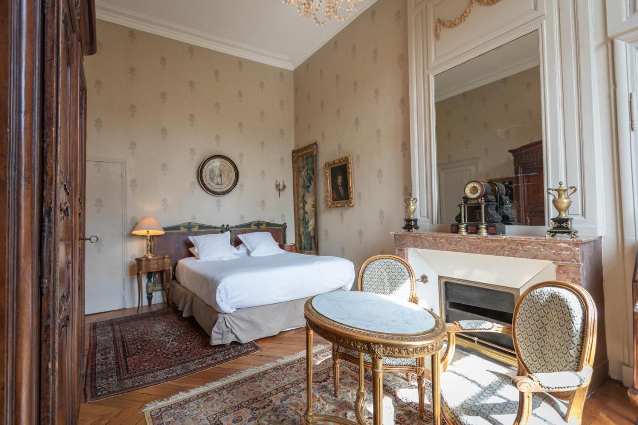 L'hotel De Panette, Un Exceptionnel Chateau En Coeur De 4* Bourges