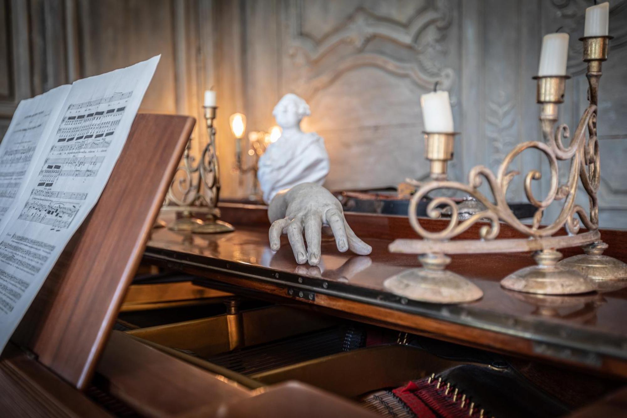 L'hotel De Panette, Un Exceptionnel Chateau En Coeur De Bourges