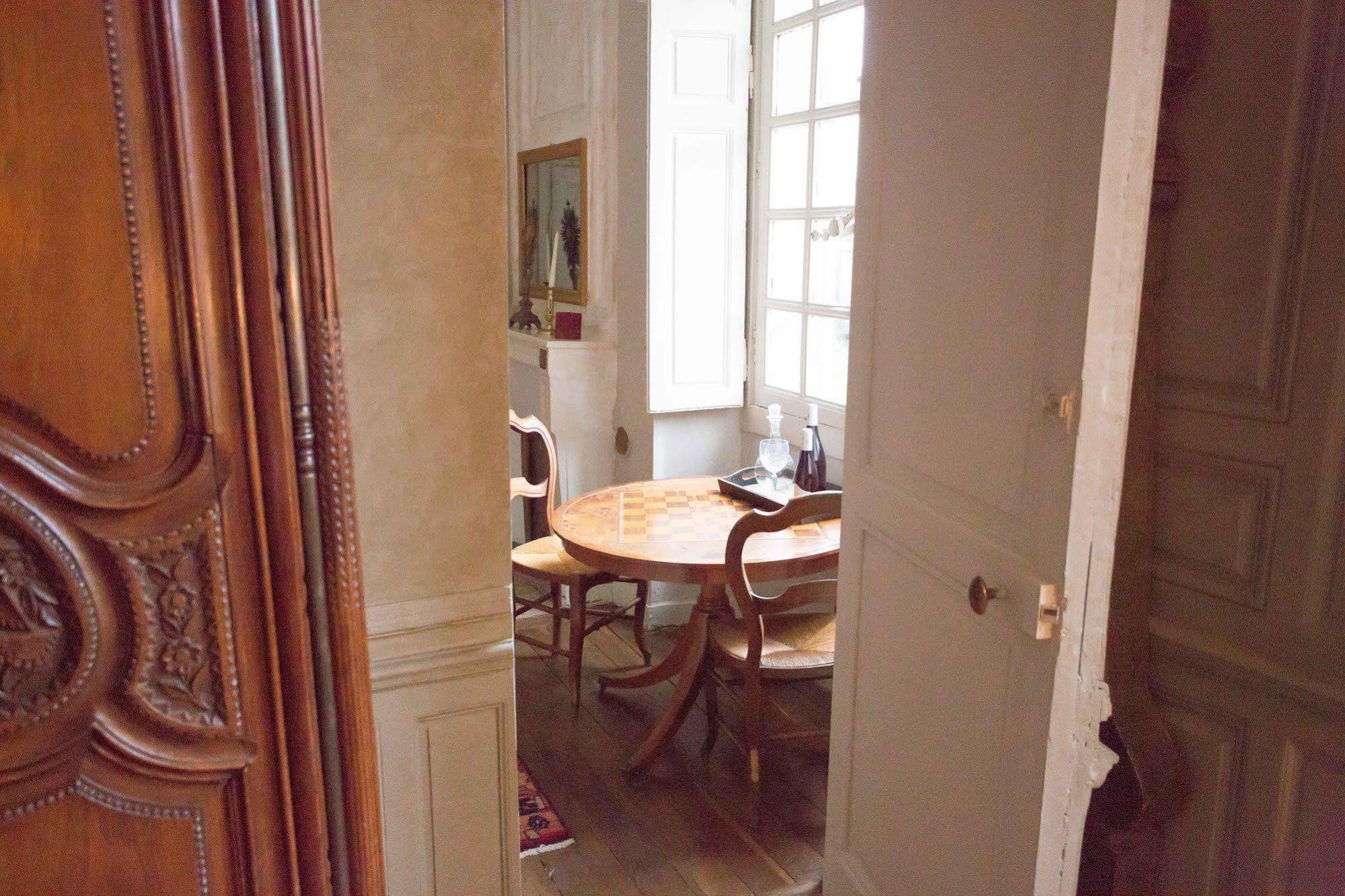 L'hotel De Panette, Un Exceptionnel Chateau En Coeur De Bourges