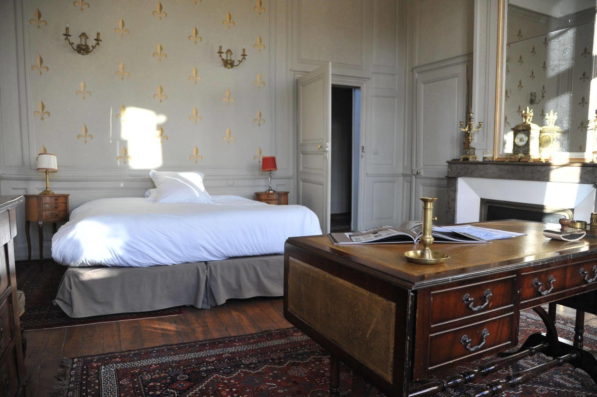 L'hotel De Panette, Un Exceptionnel Chateau En Coeur De Bed & Breakfast Bourges